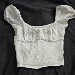 Hollister Cream and Blue Patterned Crop Top